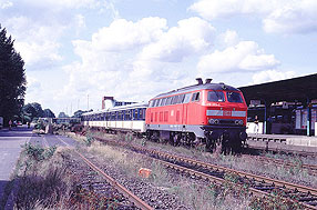 DB Baureihe 218 mit Baureihe 470 in Ahrensburg