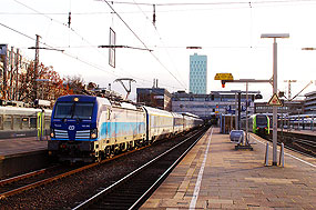 Ein Vectron der CD im Bahnhof Hamburg-Altona