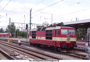 CD Baureihe 371 in Dresden Hbf