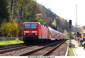 DB Baureihe 143 im Bahnhof Stadt Wehlen - Lok 143 821-7