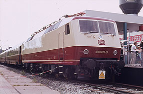 Eine Lok der Baureihe 120 in Nürnberg