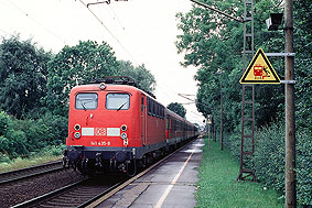 Eine Lok der Baureihe 141 in Prisdorf