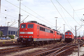 Eine Lok der Baureihe 151 und 232 im Güterbahnhof Maschen bei Hamburg