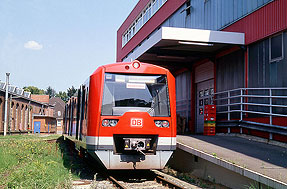 Eine S-Bahn der Baureihe 474 im Werk Hamburg-Ohlsdorf