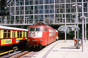 Die 103 153-3 in Berlin Alexanderplatz