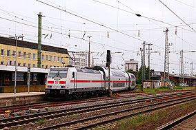 Eine Lok der Baureihe 146 in Bremen Hbf