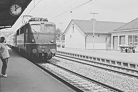 Die 110 148-4 im Bahnhof Donaueschingen an der Schwarzwaldbahn