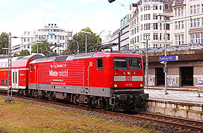 Eine Lok der Baureihe 112 im Hamburger Hauptbahnhof