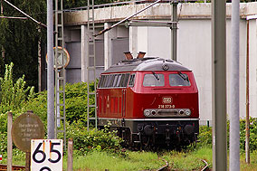 Die 218 373-9 im Bahnhof Itzehoe an der Marschbahn