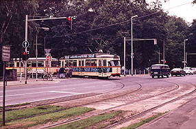 Die Üstra in Hannover an der Haltestelle Zoo