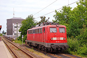 Die 115 114-1 im Bahnhof Neum&uuml;nster