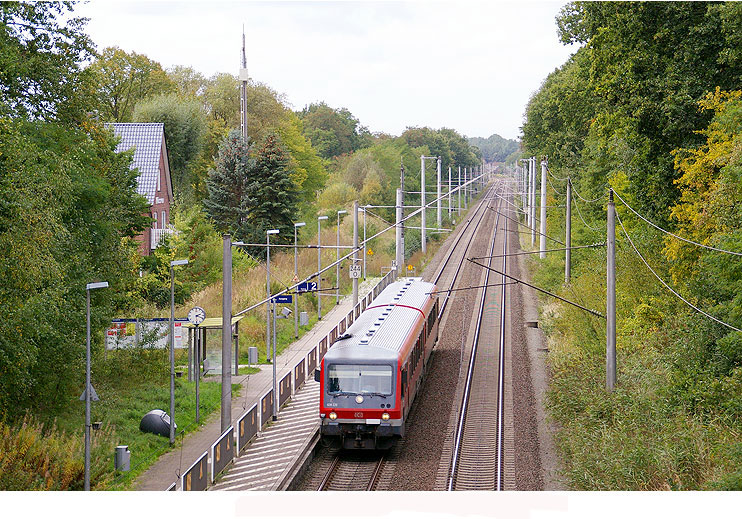 Der Bahnhof Müssen mit einem 628 der Regionalbahn Schleswig-Holstein