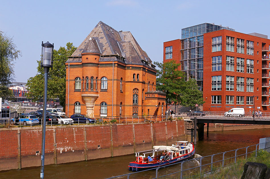 Die Hafenpolizeiwache No. 2 in Hamburg bekannt als Polizeiwache aus der Fernsehserie Notruf Hafenkante