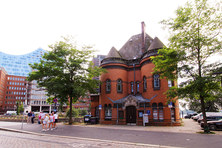 Die Hafenpolizeiwache No. 2 in Hamburg bekannt als Polizeiwache aus der Fernsehserie Notruf Hafenkante