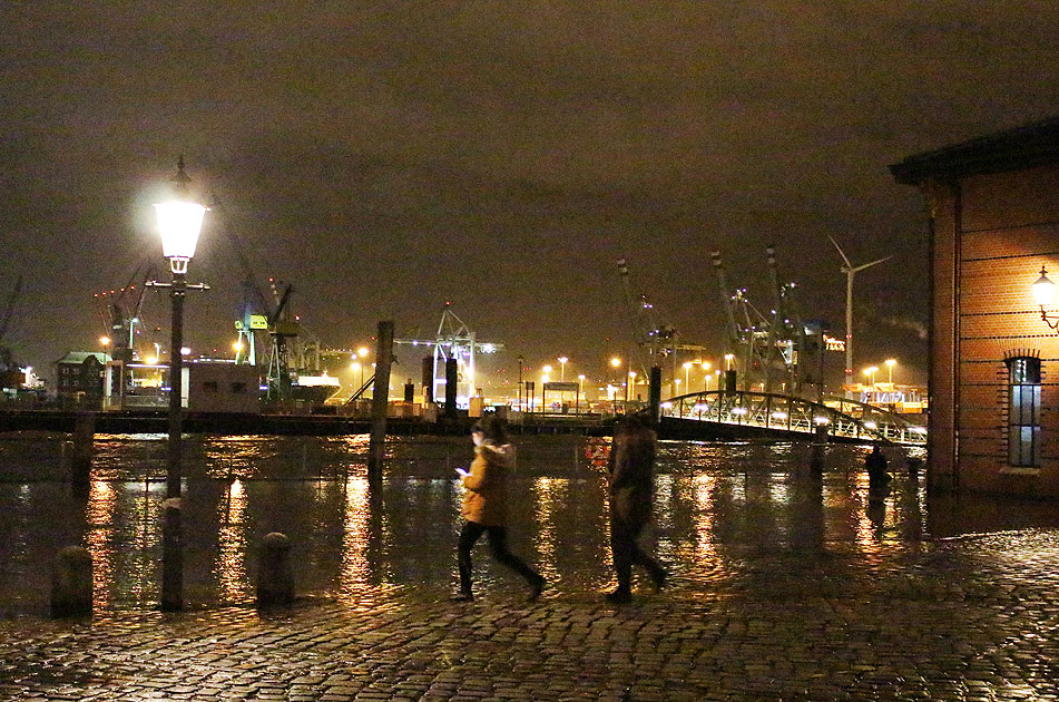 Hochwasser am Fischmarkt in Hamburg