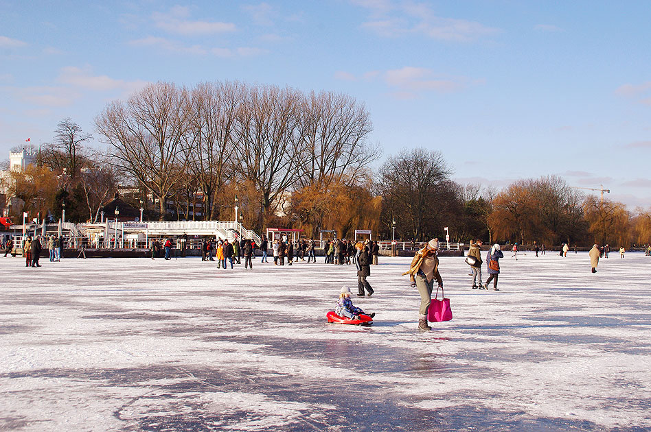 Der Anleger Rabenstraße der Alsterdampfer