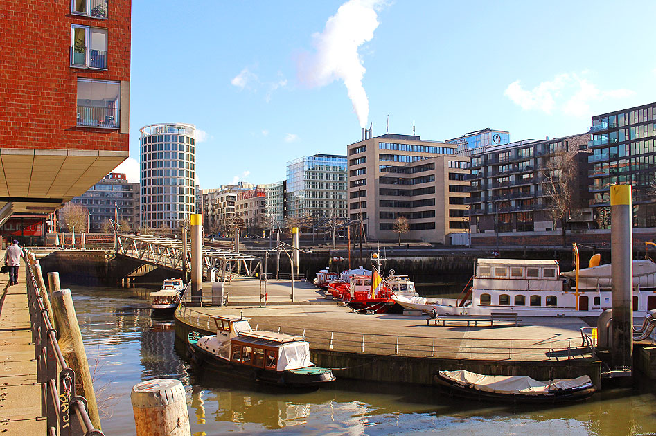 Der Sandtorhafen mit dem Ellipsenturm in der Hamburger Hafencity