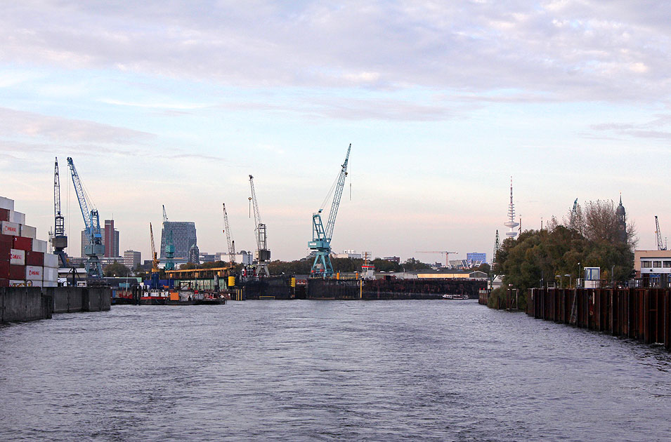Der Reiherstieg im Hamburger Hafen
