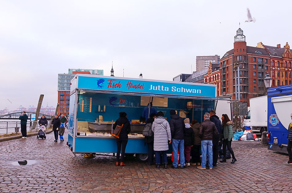 Der Fischmarkt in Hamburg - ein Verkaufsstand für frischen Fisch