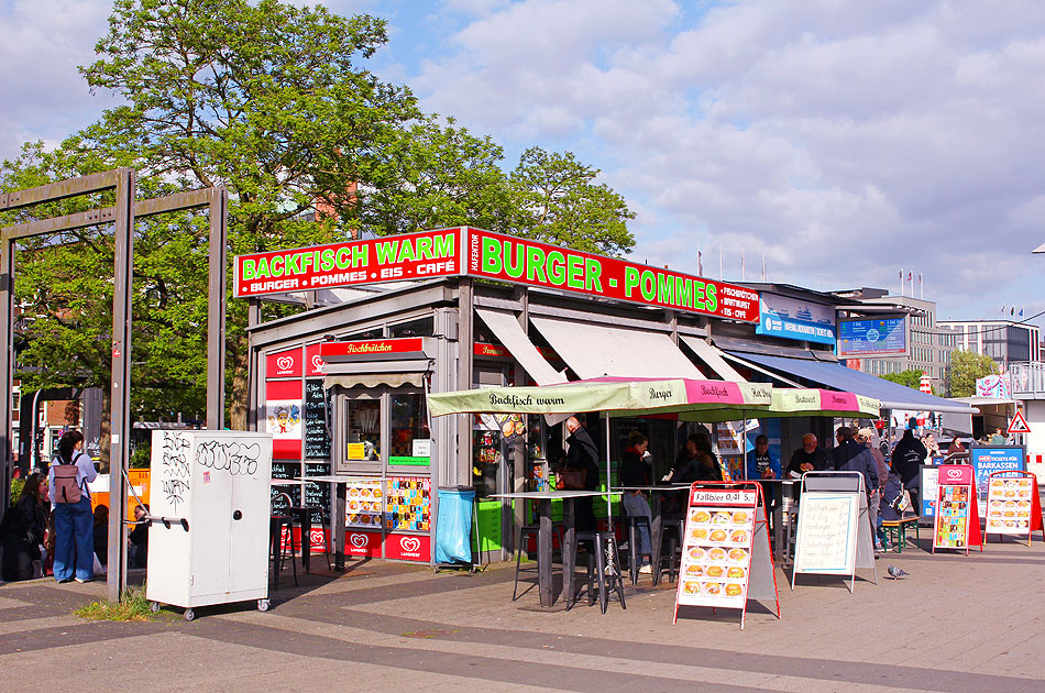 Imbiss an den St. Pauli Landungsbrücken in Hamburg