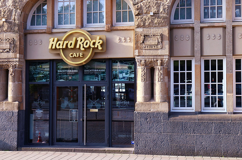 Das Hard Rock Cafe an den St. Pauli Landungsbrücken in Hamburg
