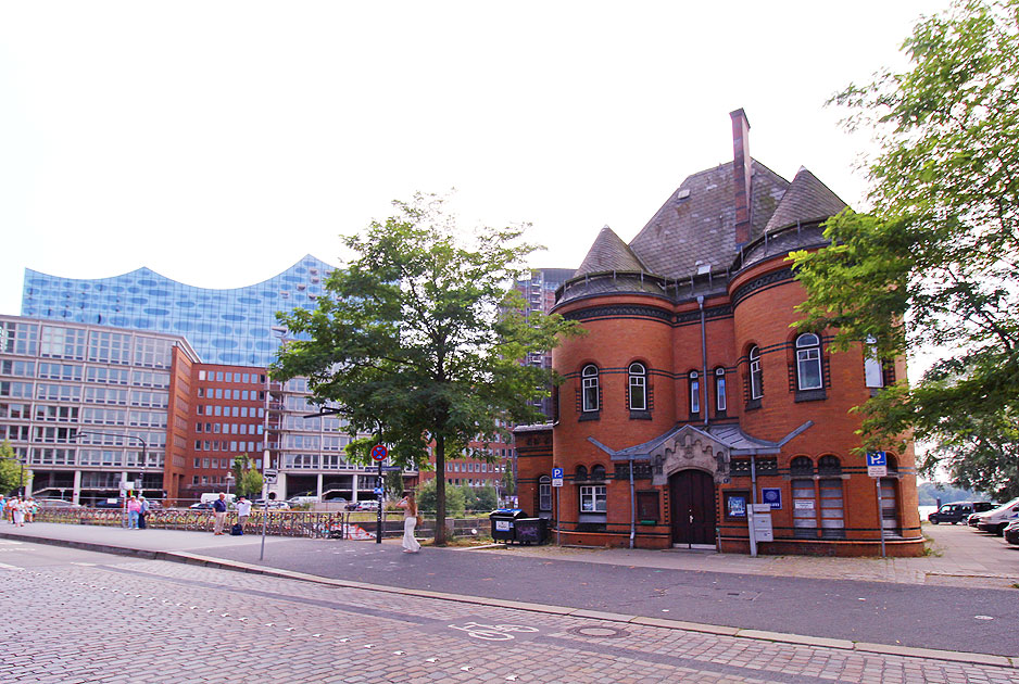 Die Hafenpolizeiwache No. 2 in Hamburg bekannt als Polizeiwache aus der Fernsehserie Notruf Hafenkante