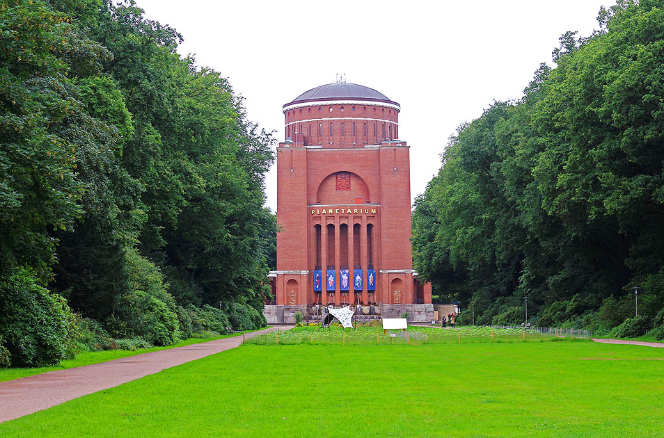 Das Planetarium in Hamburg im Stadtpark