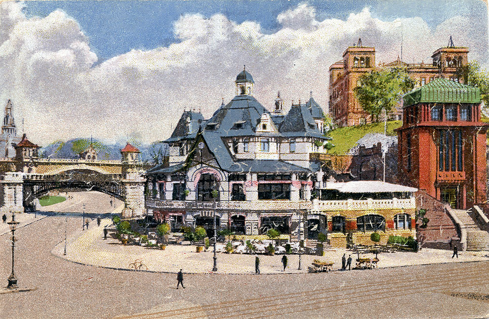 Das Fährhaus, die Seewarte und der Bahnhof an den St. Pauli Landungsbrücken in Hamburg