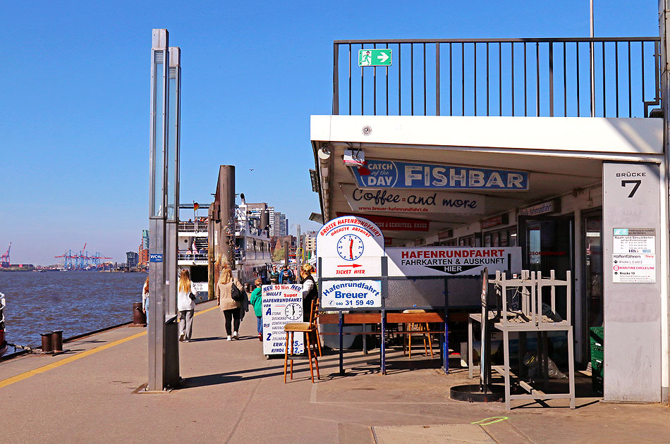 Die Brücke 7 an den St. Pauli Landungsbrücken