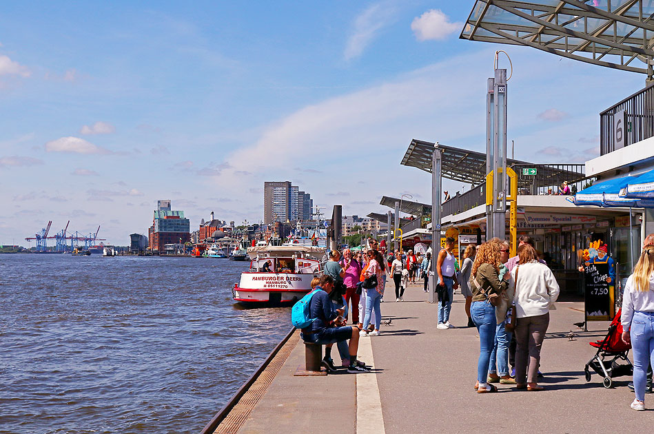 An der Brücke 6 an den St. Pauli Landungsbrüecken