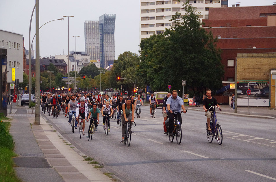 Die Critical Mass Fahrradfahrt in Hamburg