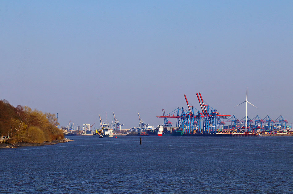 Die Elbe in Hamburg bei Teufelsbr&uuml;ck